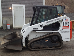 Bobcat T-140 Truck Loader